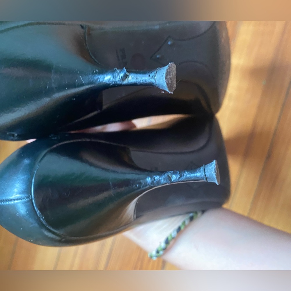Y2K Vintage Prada pointed toe black leather pumps
Heels - Picture 7 of 12